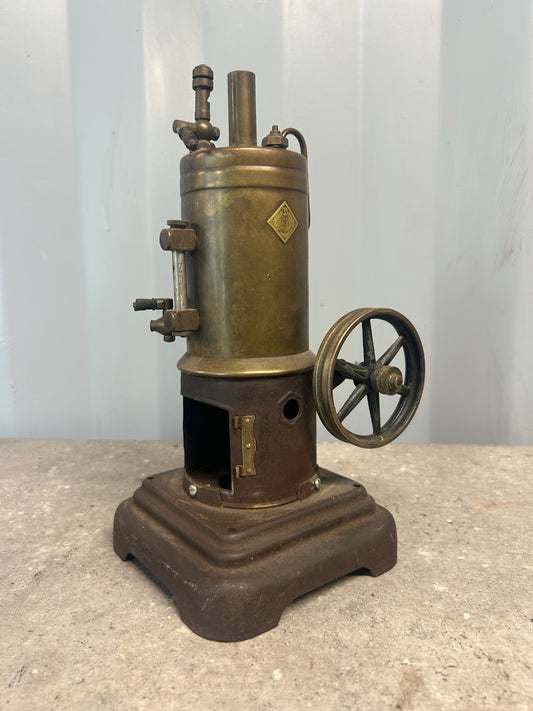 Märklin (1909) “6 1/2” Vertical Engine
