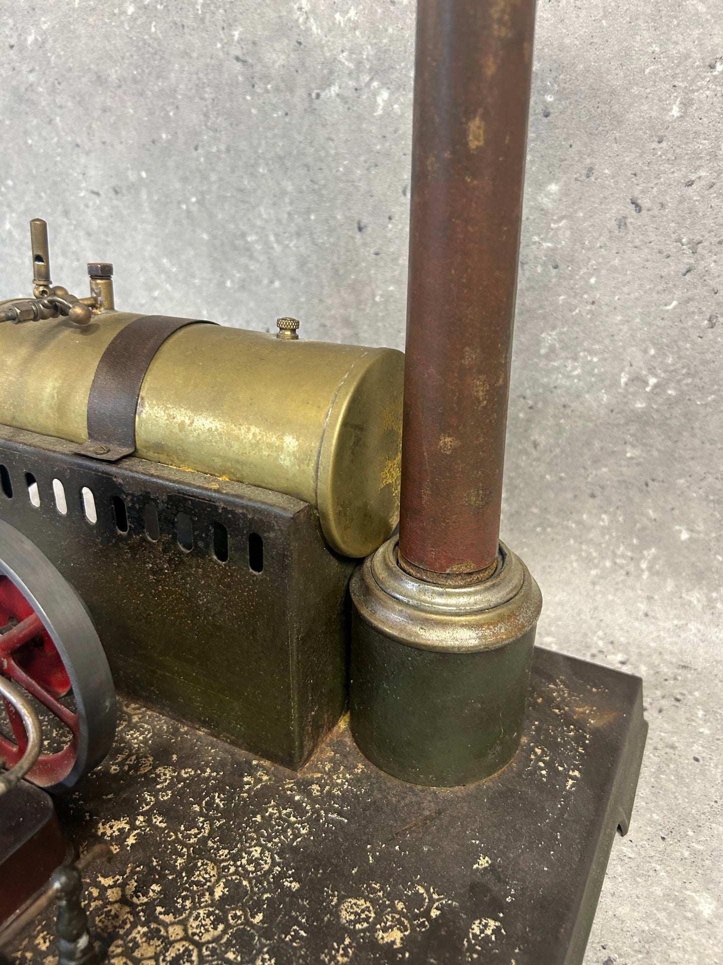 Jean Comby (France) Twin Cylinder Oscillating Stationary Engine