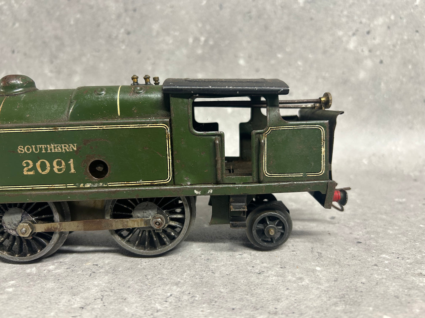 Hornby O Gauge E220 4-4-2 Clockwork Tank Locomotive