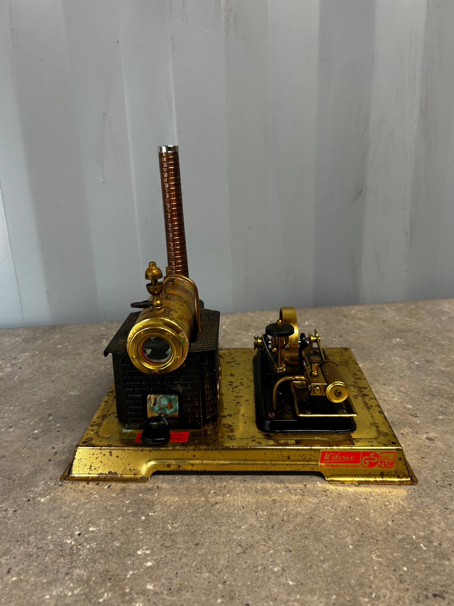 Wilesco D106 (Gold) Stationary Engine w/ Drill