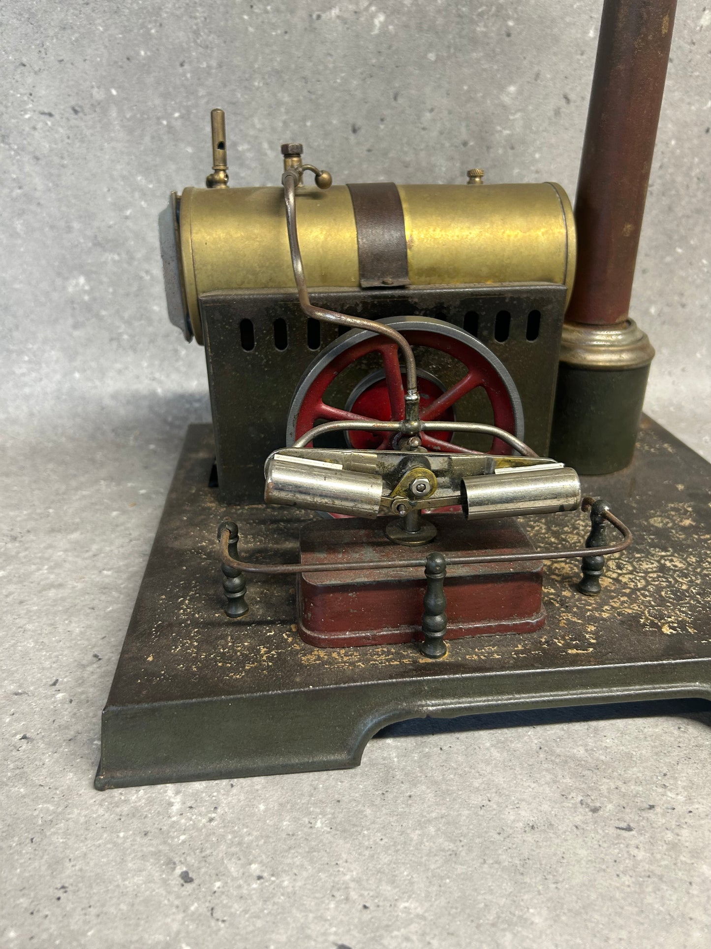 Jean Comby (France) Twin Cylinder Oscillating Stationary Engine