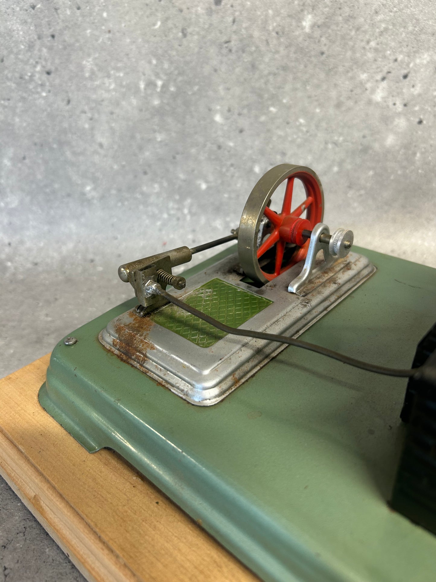 Fleischmann 120-2 Stationary Engine Model