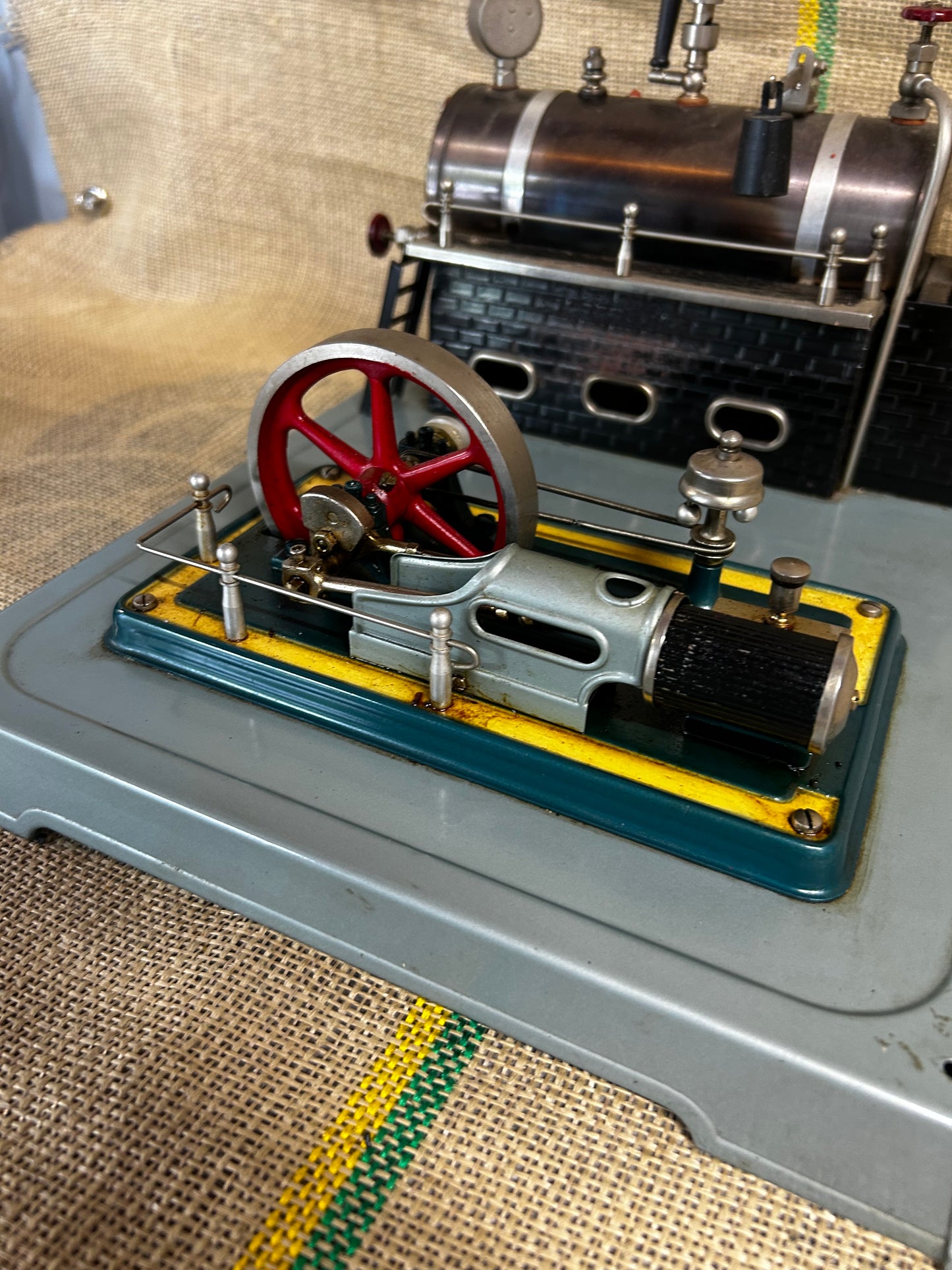 Fleischmann Stationary Engine Model