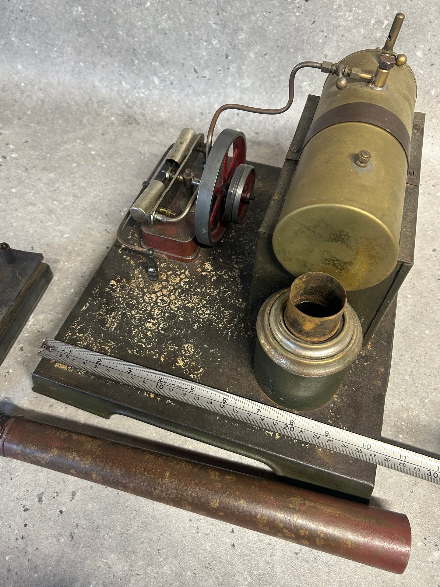 Jean Comby (France) Twin Cylinder Oscillating Stationary Engine