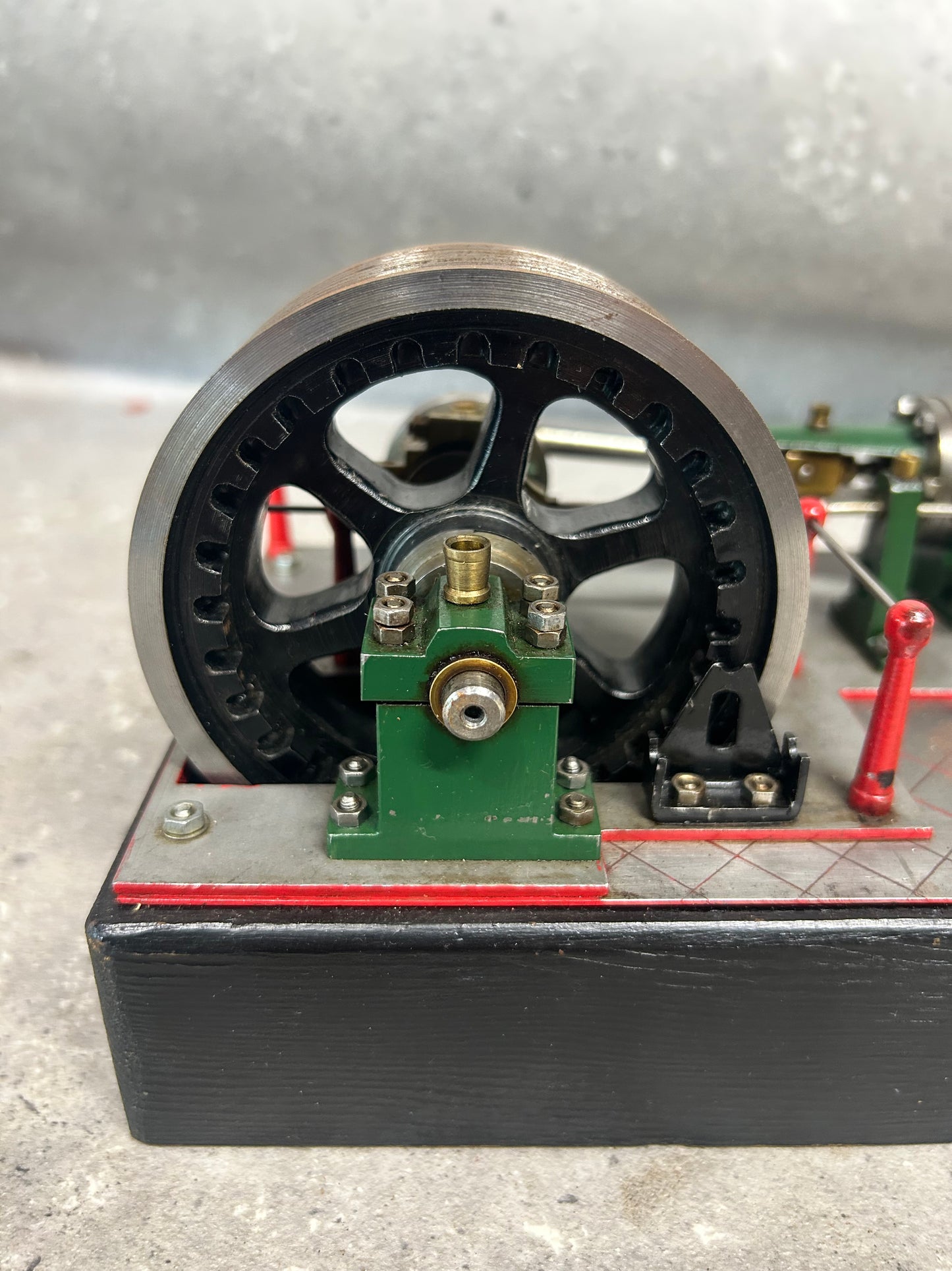 Scratch-Built Single Cylinder D/A Stationary Engine Model
