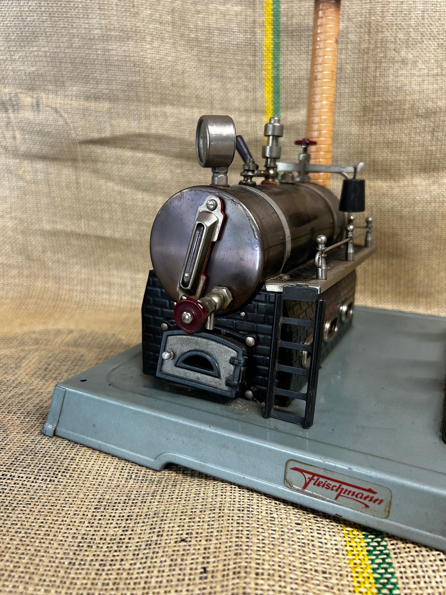 Fleischmann Stationary Engine Model