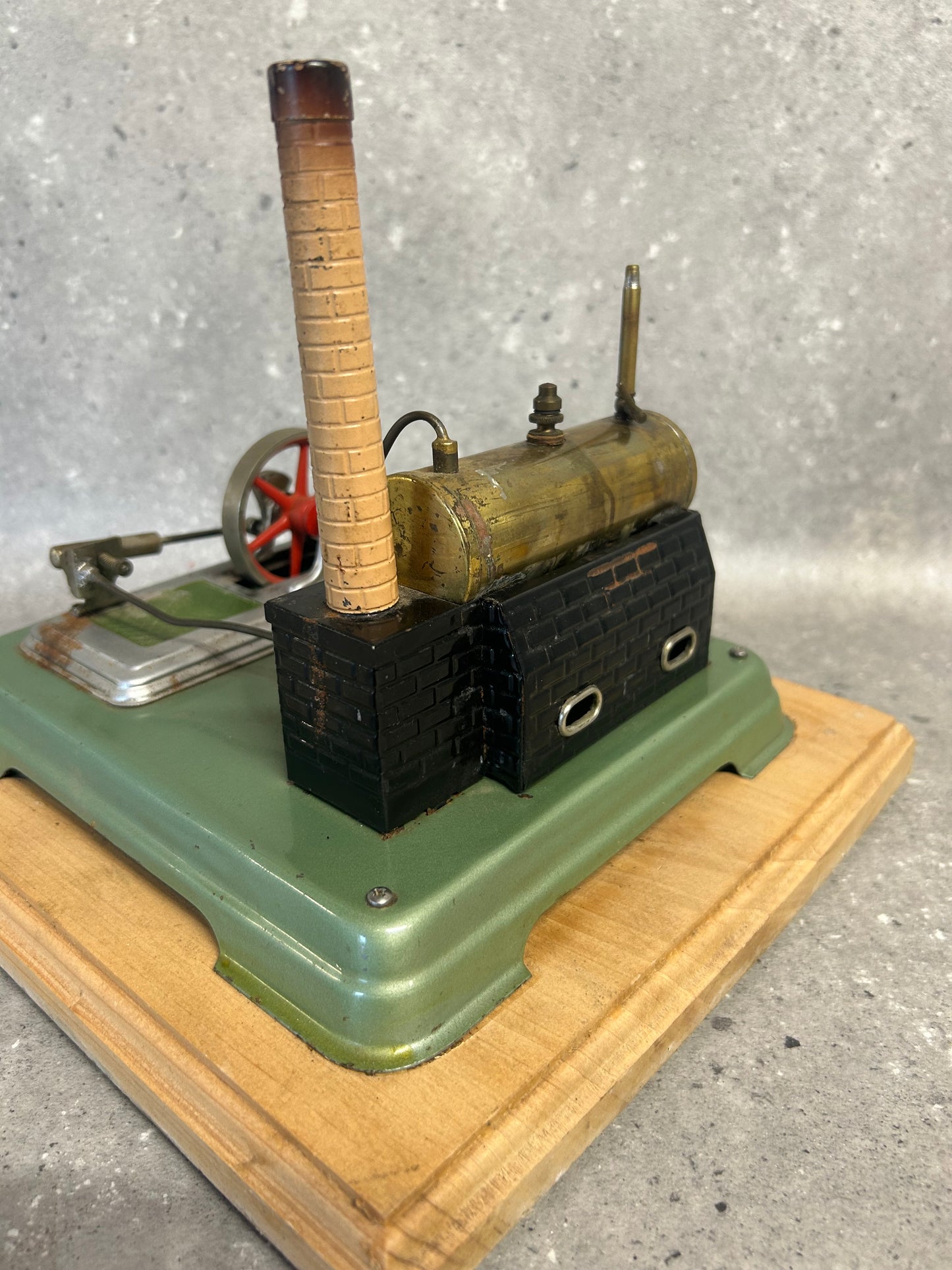 Fleischmann 120-2 Stationary Engine Model