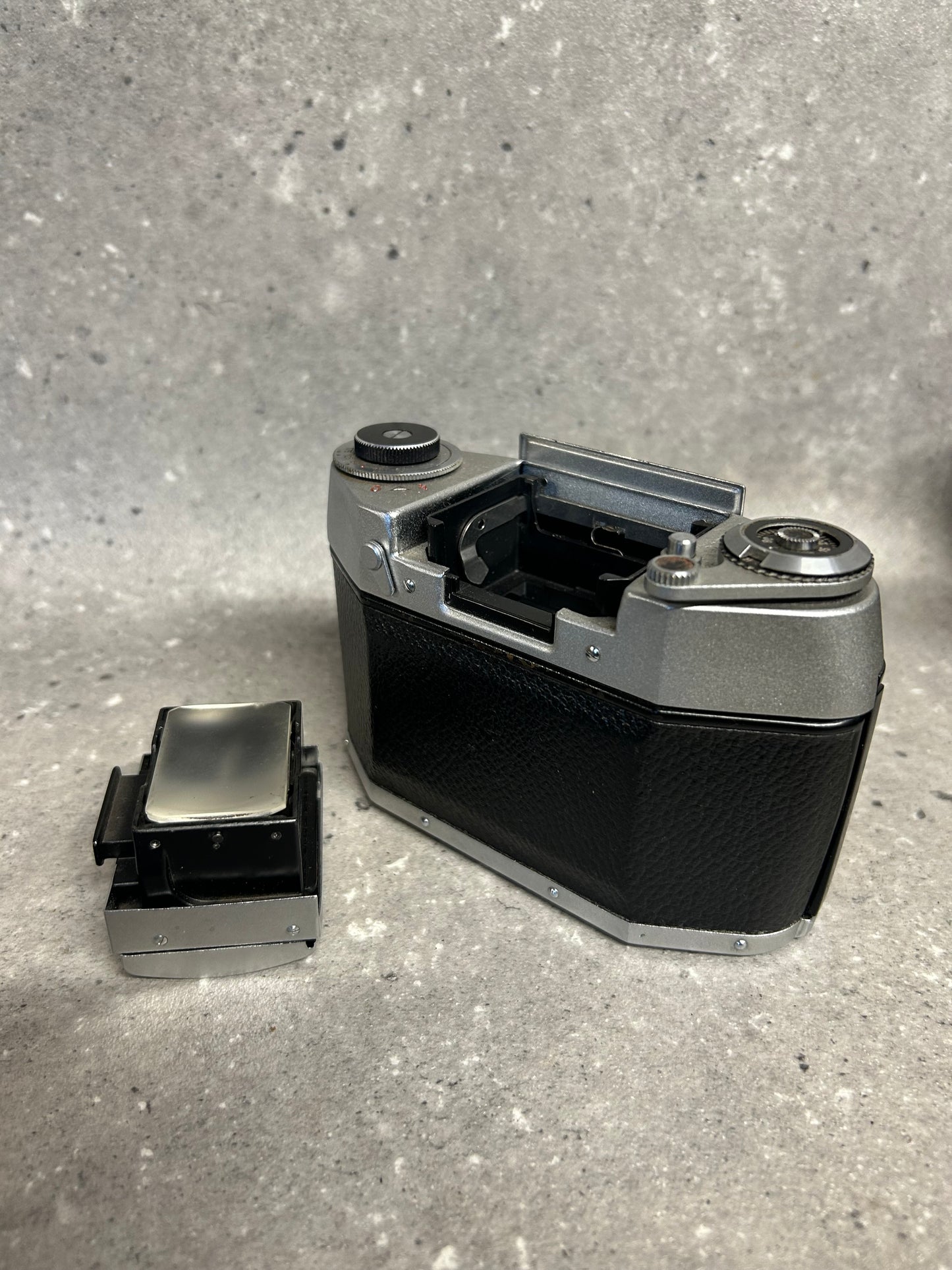 Ihagee Exa 1a 35mm SLR Camera with 50mm f/ 2.8 lens