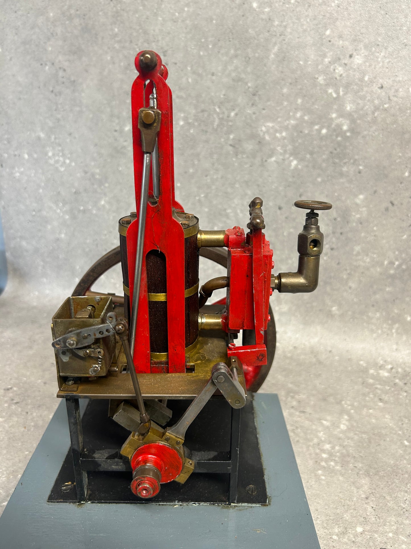 Vertical Table Engine 1980s Model