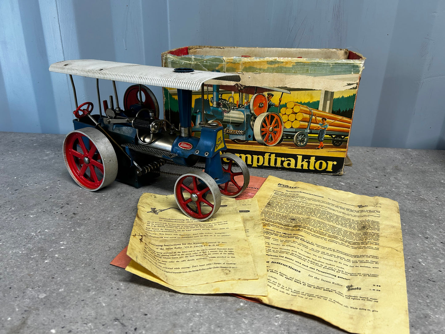 Wilesco D40 Traction Engine Boxed