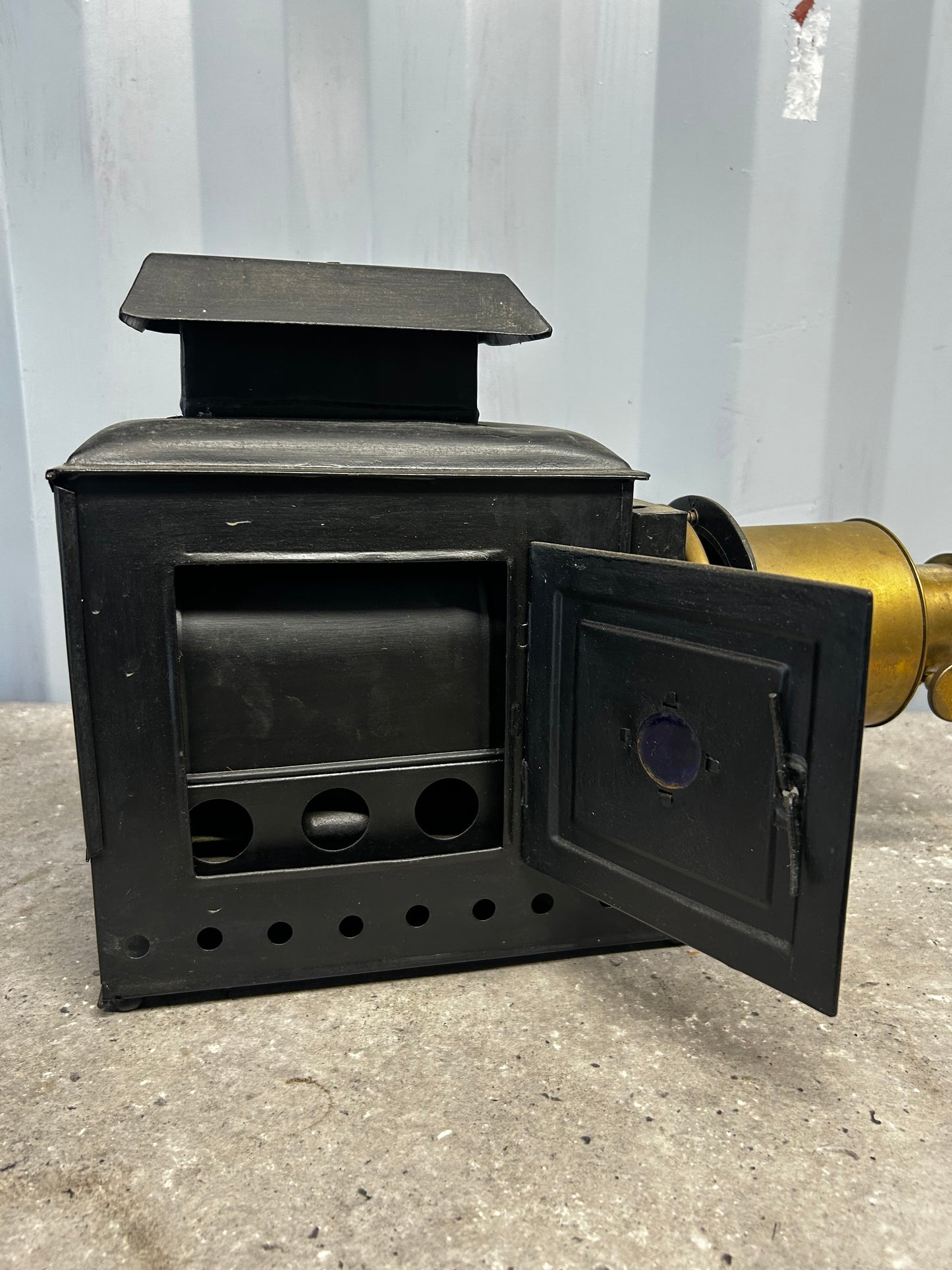 H. Husbands & Sons (Bristol) Magic Lantern Projector