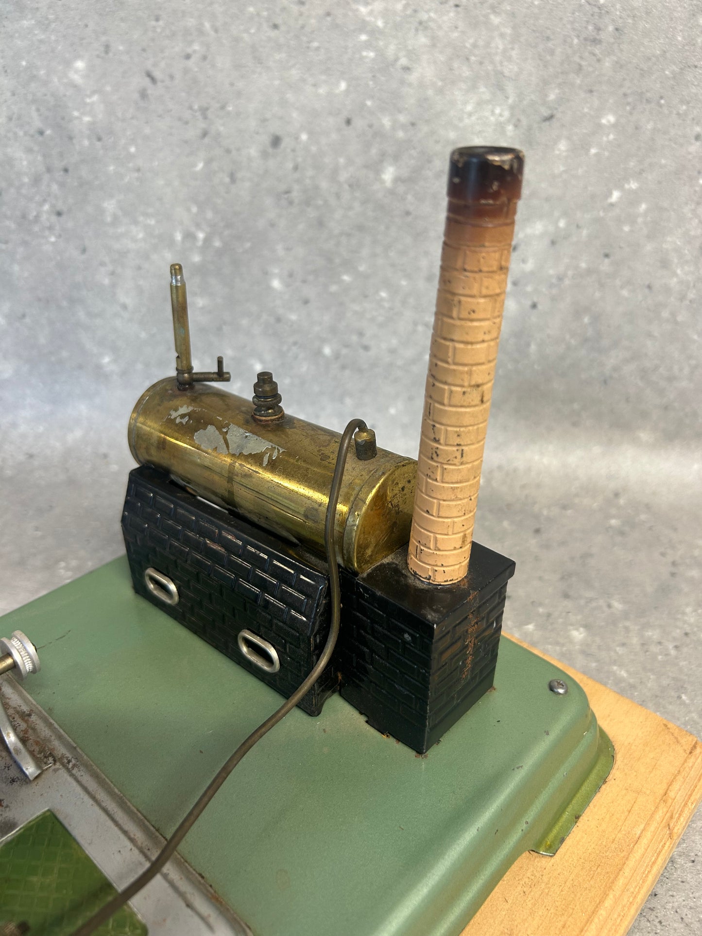 Fleischmann 120-2 Stationary Engine Model
