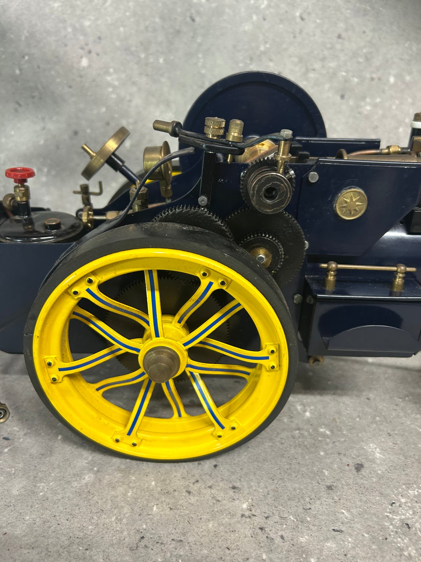 Markie (Fareham) 1:10 “Sapper” Road Locomotive Model with Water Cart