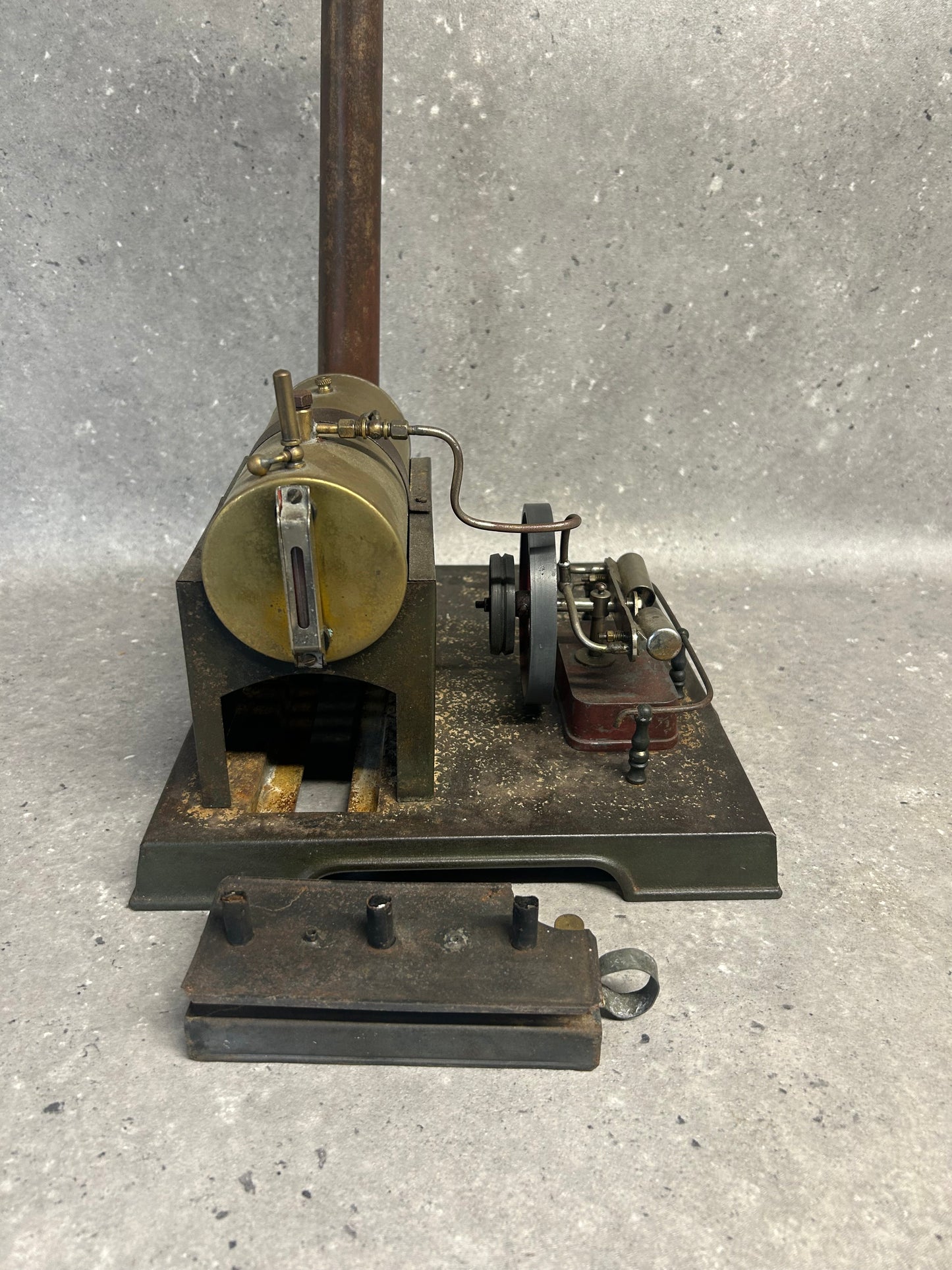 Jean Comby (France) Twin Cylinder Oscillating Stationary Engine
