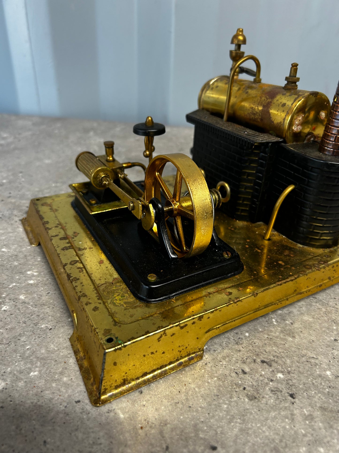 Wilesco D106 (Gold) Stationary Engine w/ Drill