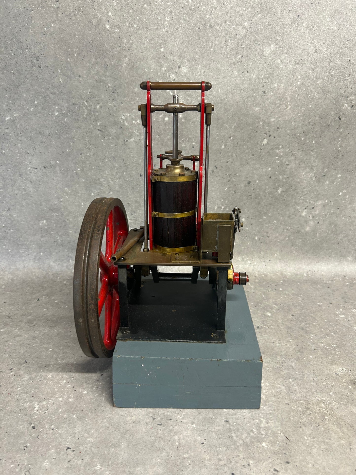 Vertical Table Engine 1980s Model