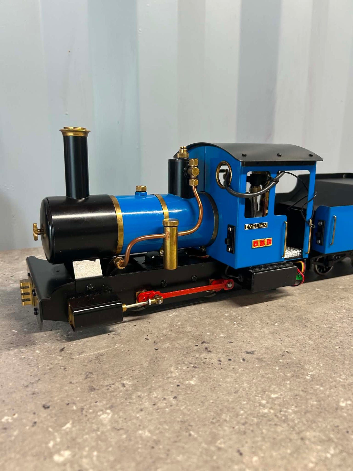 Cheddar Models “Iver” 32mm Gas-Fired Locomotive w/ Tender & Radio Control