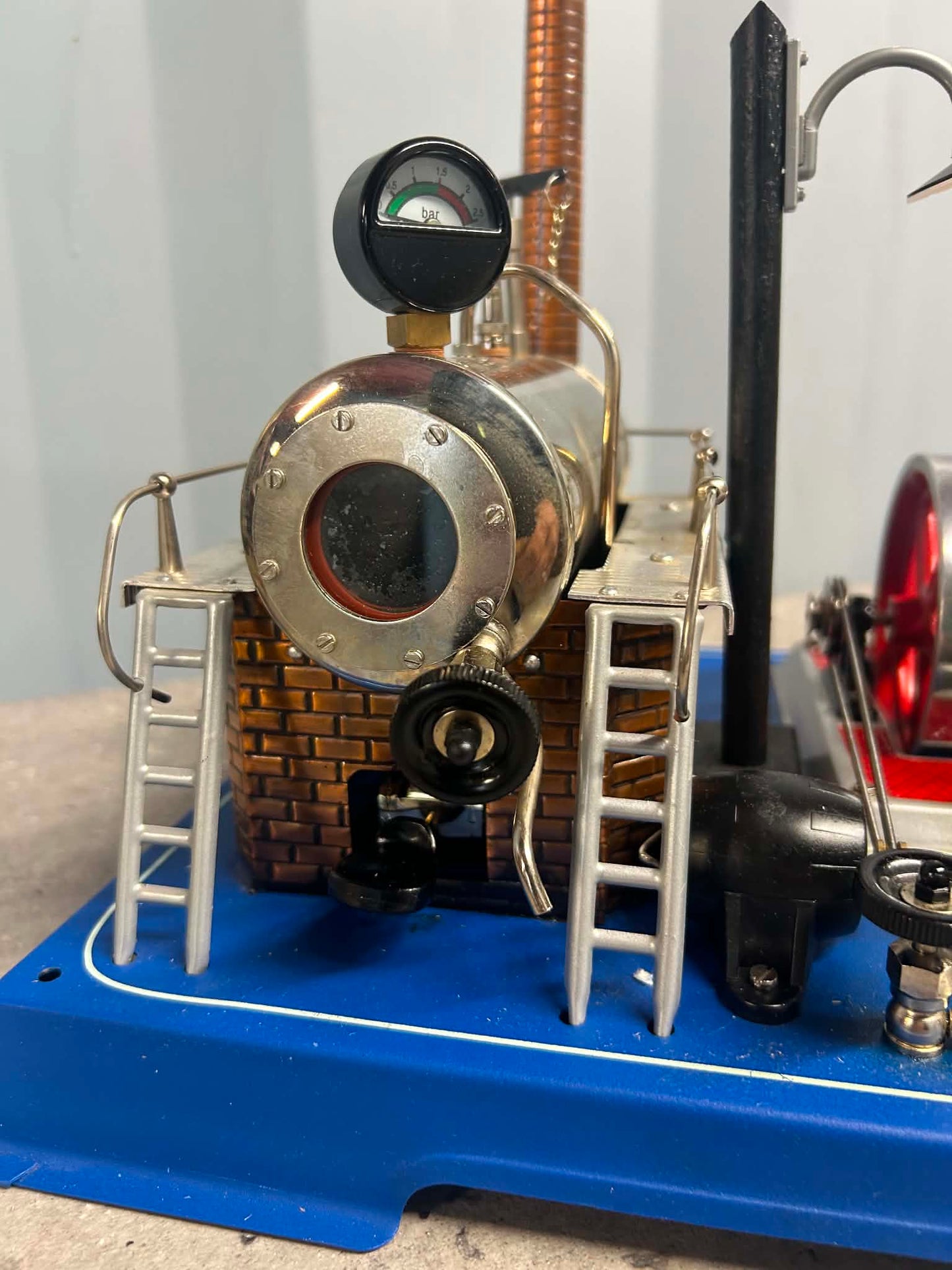 Wilesco D20 Stationary Engine w/ Light & Dynamo