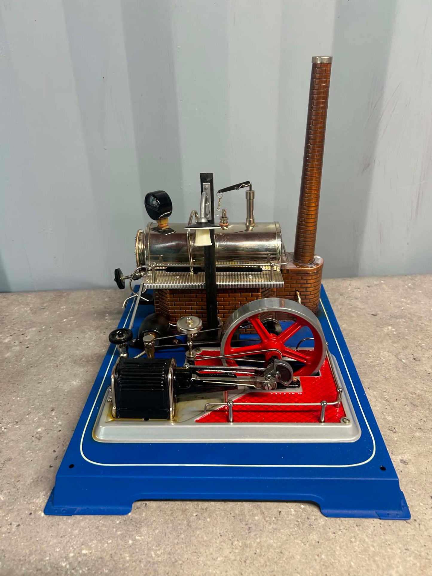 Wilesco D20 Stationary Engine w/ Light & Dynamo