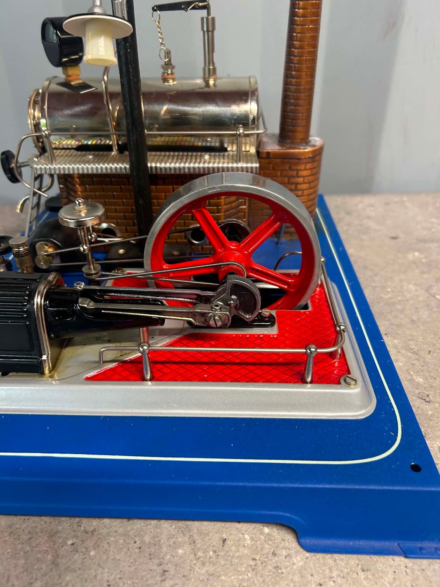 Wilesco D20 Stationary Engine w/ Light & Dynamo