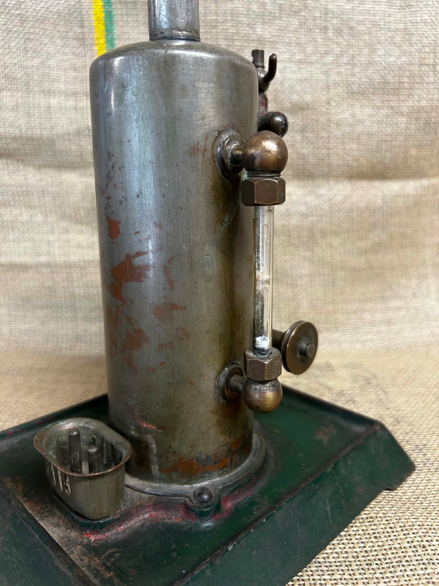 Empire Metal Ware Corp. B31 Vertical Electric Stationary Engine